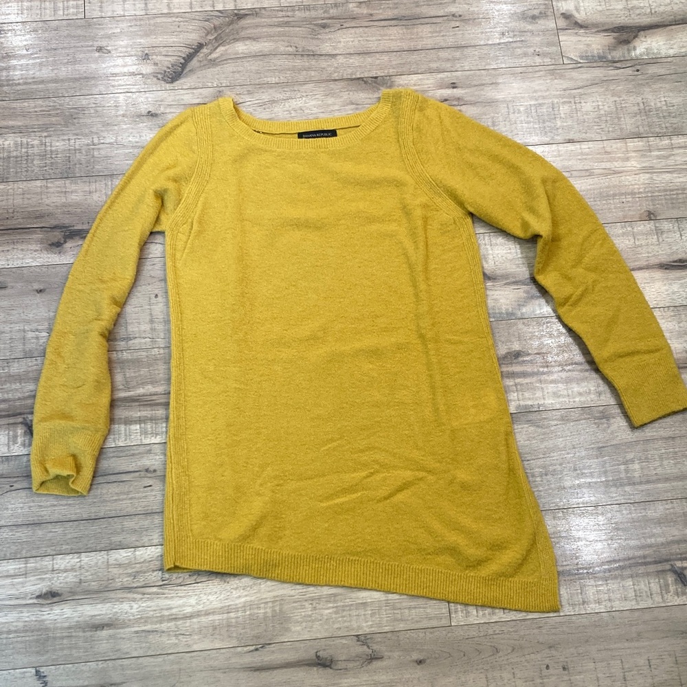 Banana Republic Cason Mustard Golden Boho Asymmetrical Hem Sweater M (P24)